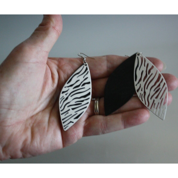 3/$15 Black & White Leaves Earrings Women's Fashion Jewelry Dangle Boho - Picture 3 of 3